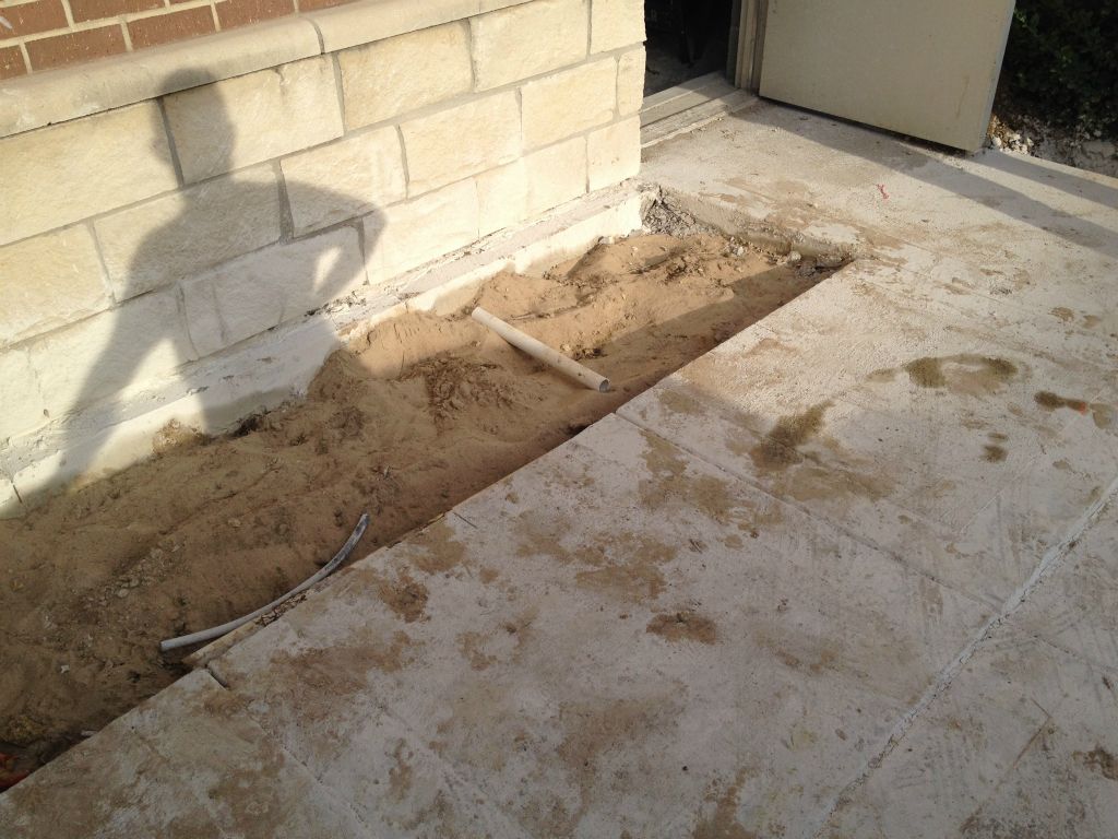 TRASH ENCLOSURE TO BE MODIFIED